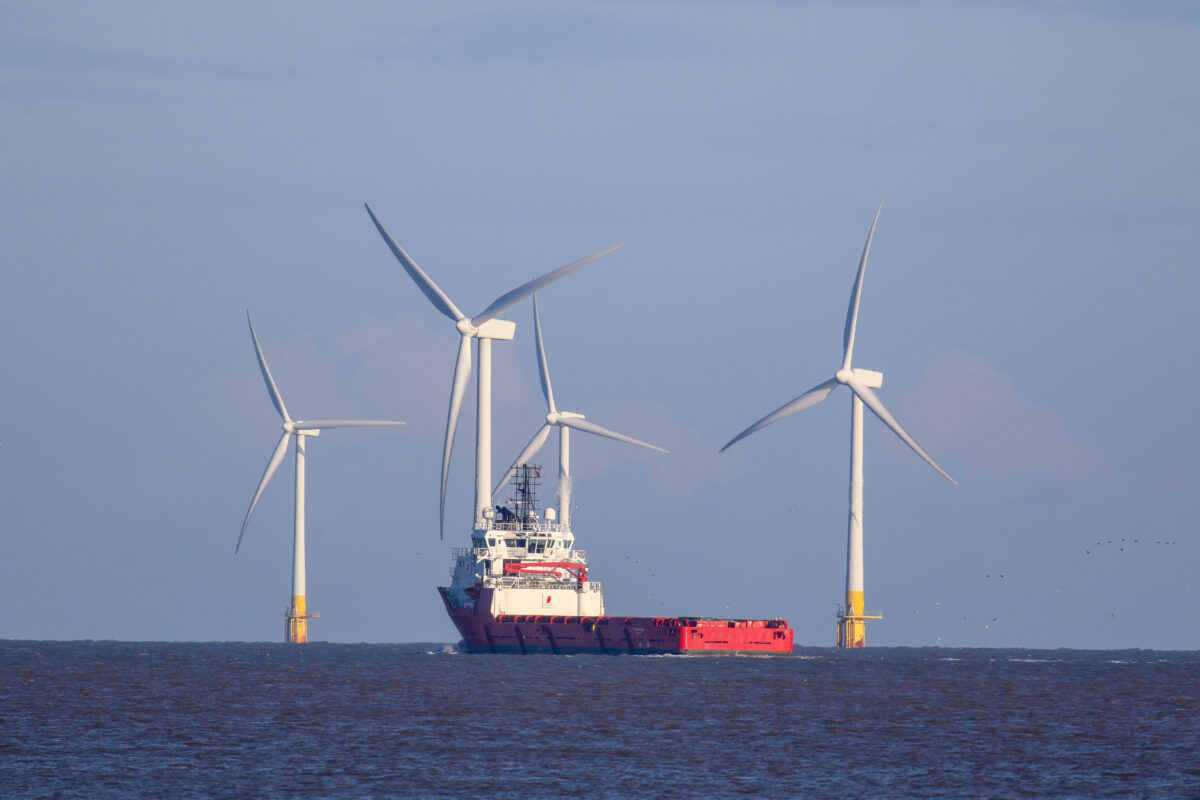 Vessel and Offshore Wind Farm
